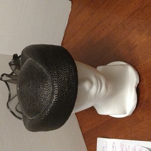 VGUC. Black coated Vintage straw Pillsbury hat with ornate bow and feathers.